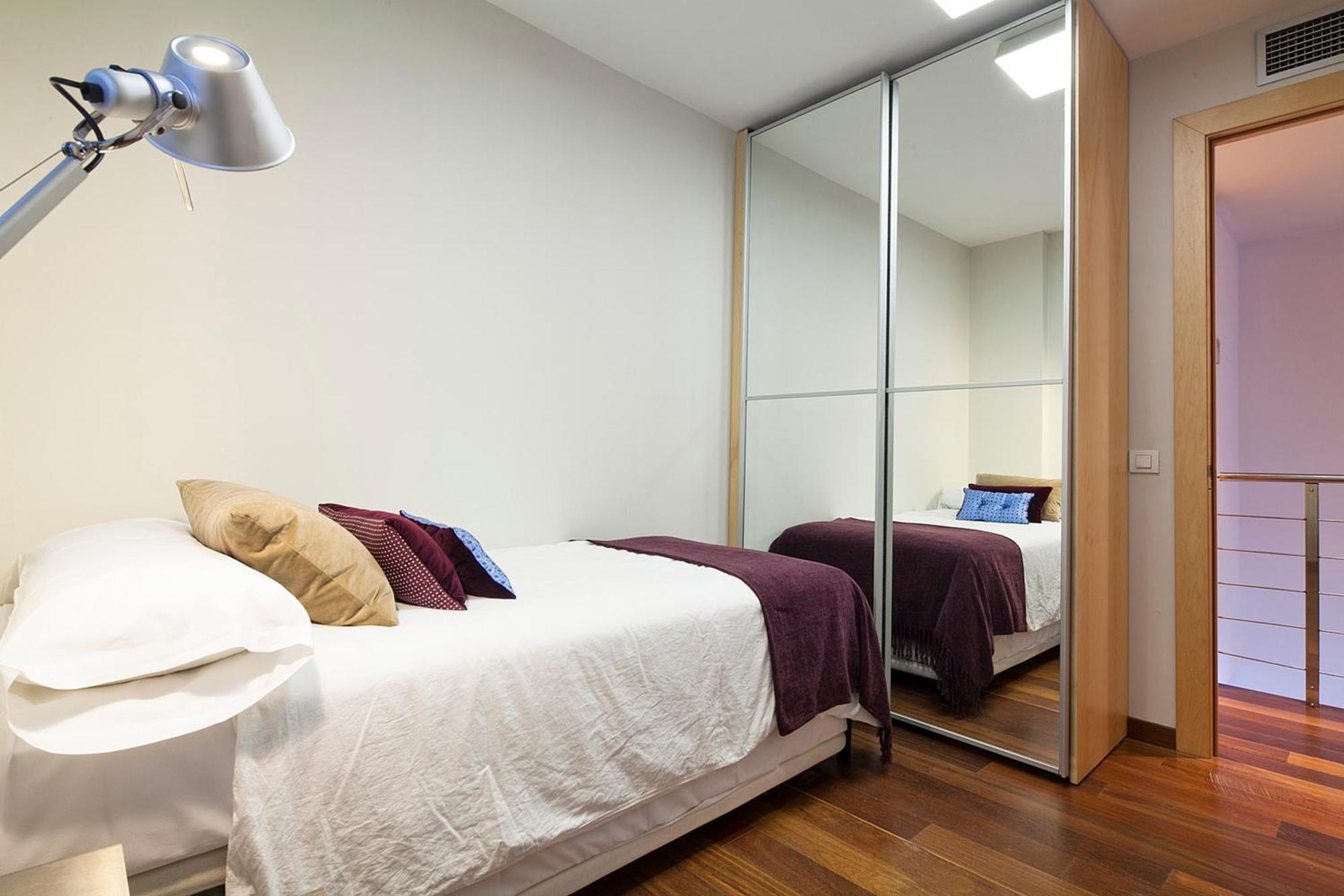 My Space Emirates - Splendid Apartment With Terrace And Pool Near Park Gueell Barcelona Ngoại thất bức ảnh
