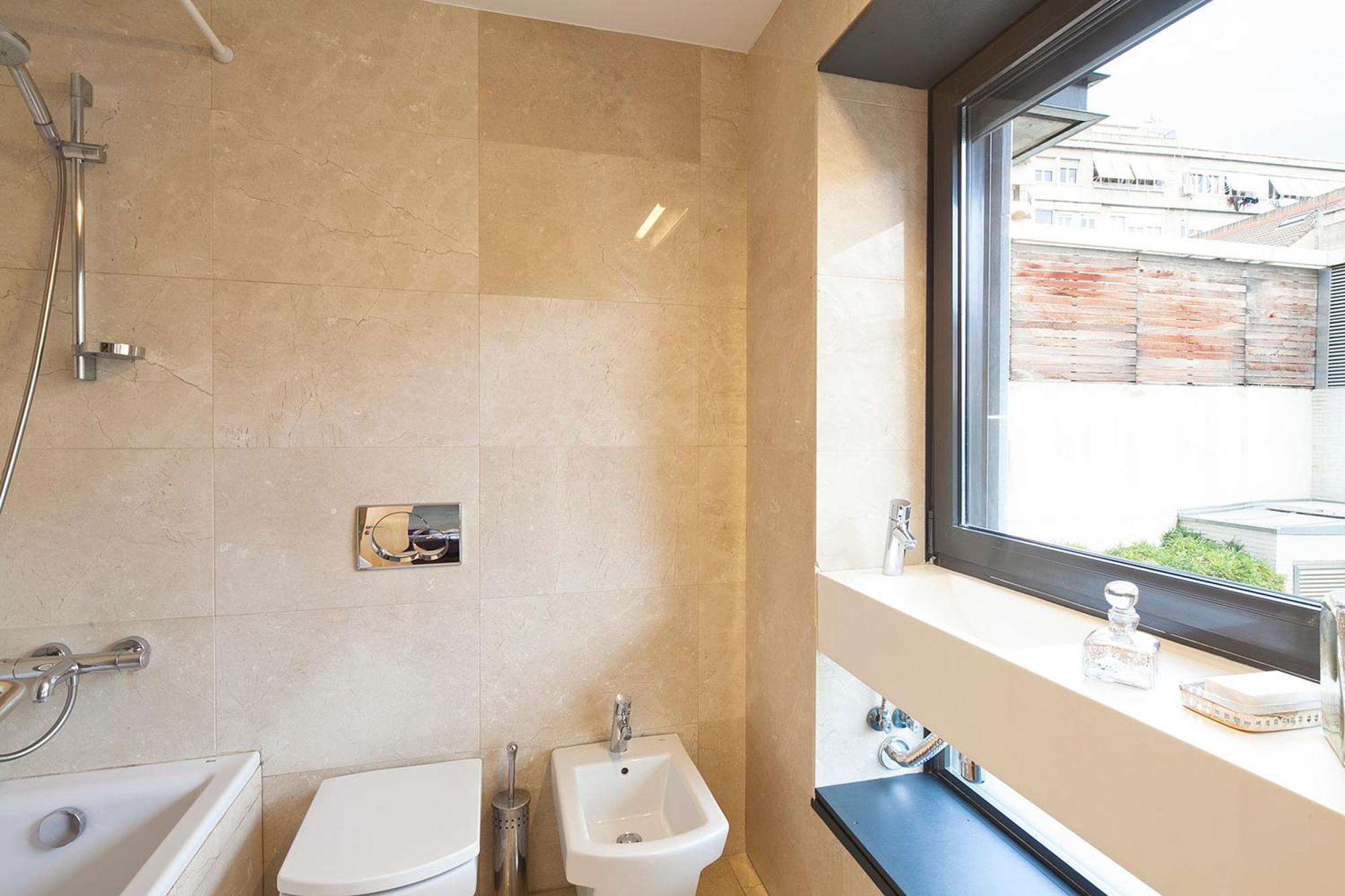 My Space Emirates - Splendid Apartment With Terrace And Pool Near Park Gueell Barcelona Ngoại thất bức ảnh
